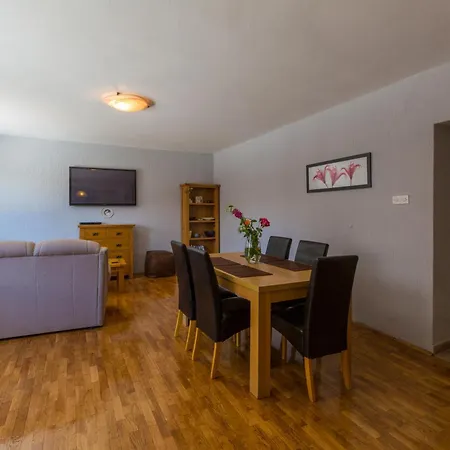 Holiday home Casa Royal *